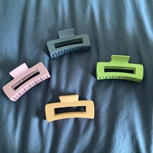 Large hair claws I have a lot